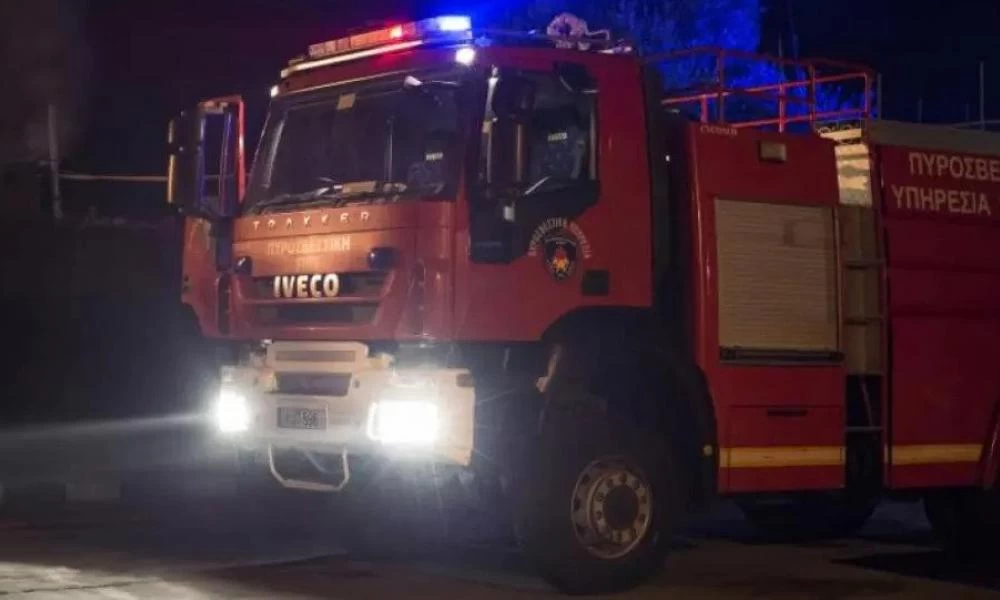 Θρίλερ στην Καστοριά: Κατέρρευσε κτίριο–Αγωνιώδεις προσπάθειες για απεγκλωβισμό ατόμου(βίντεο)